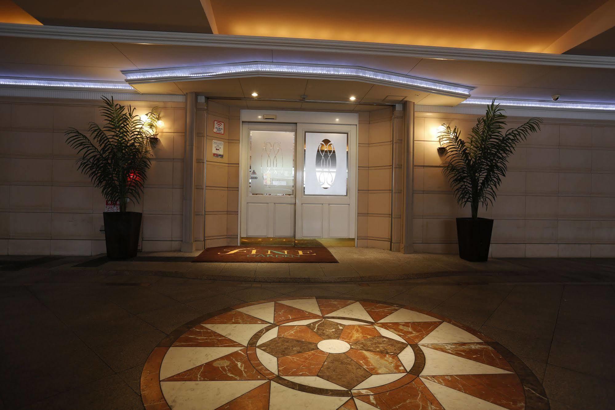 Hotel Fine Garden Umeda (Adults Only) Осака Екстериор снимка