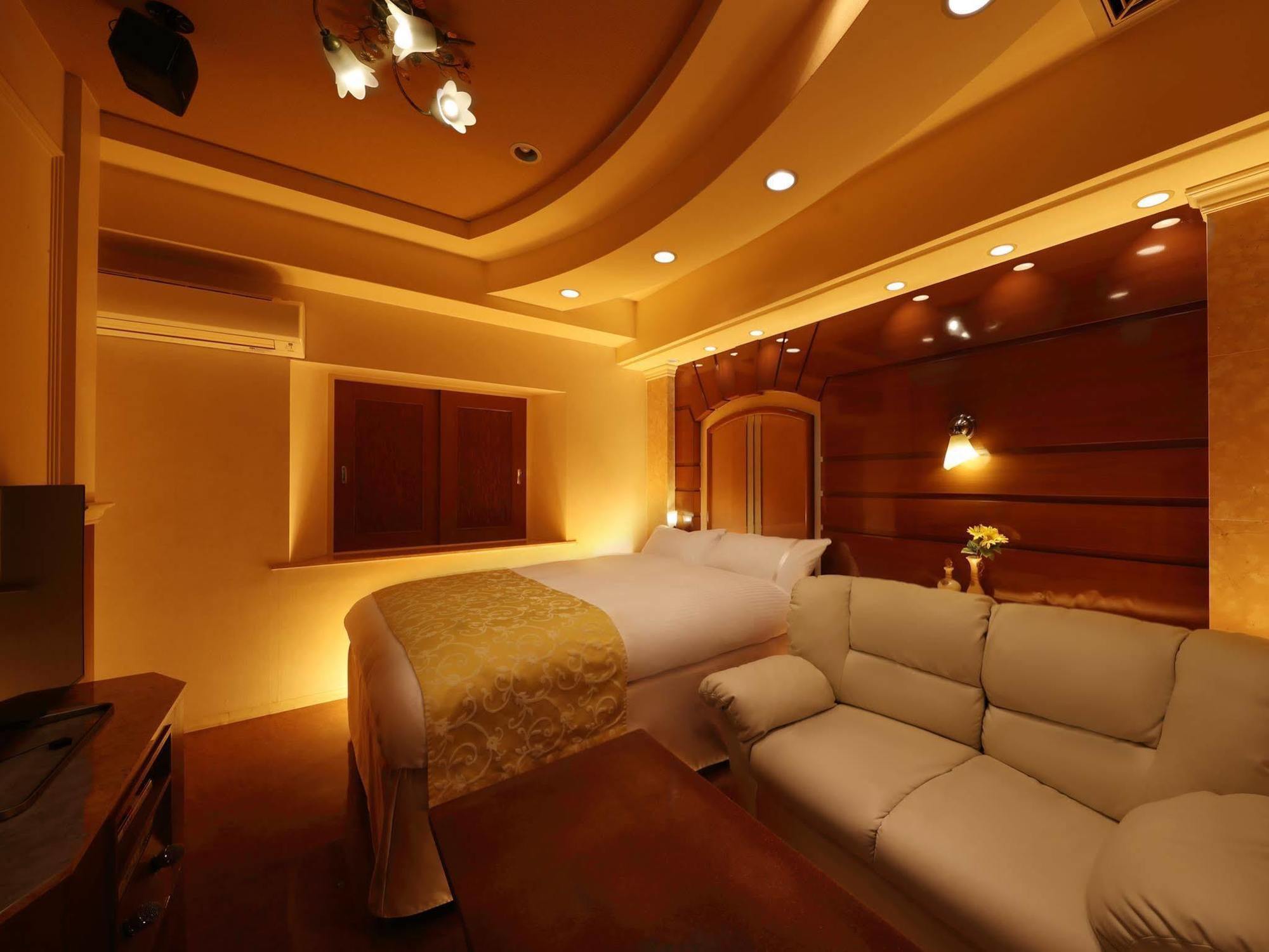 Hotel Fine Garden Umeda (Adults Only) Осака Екстериор снимка